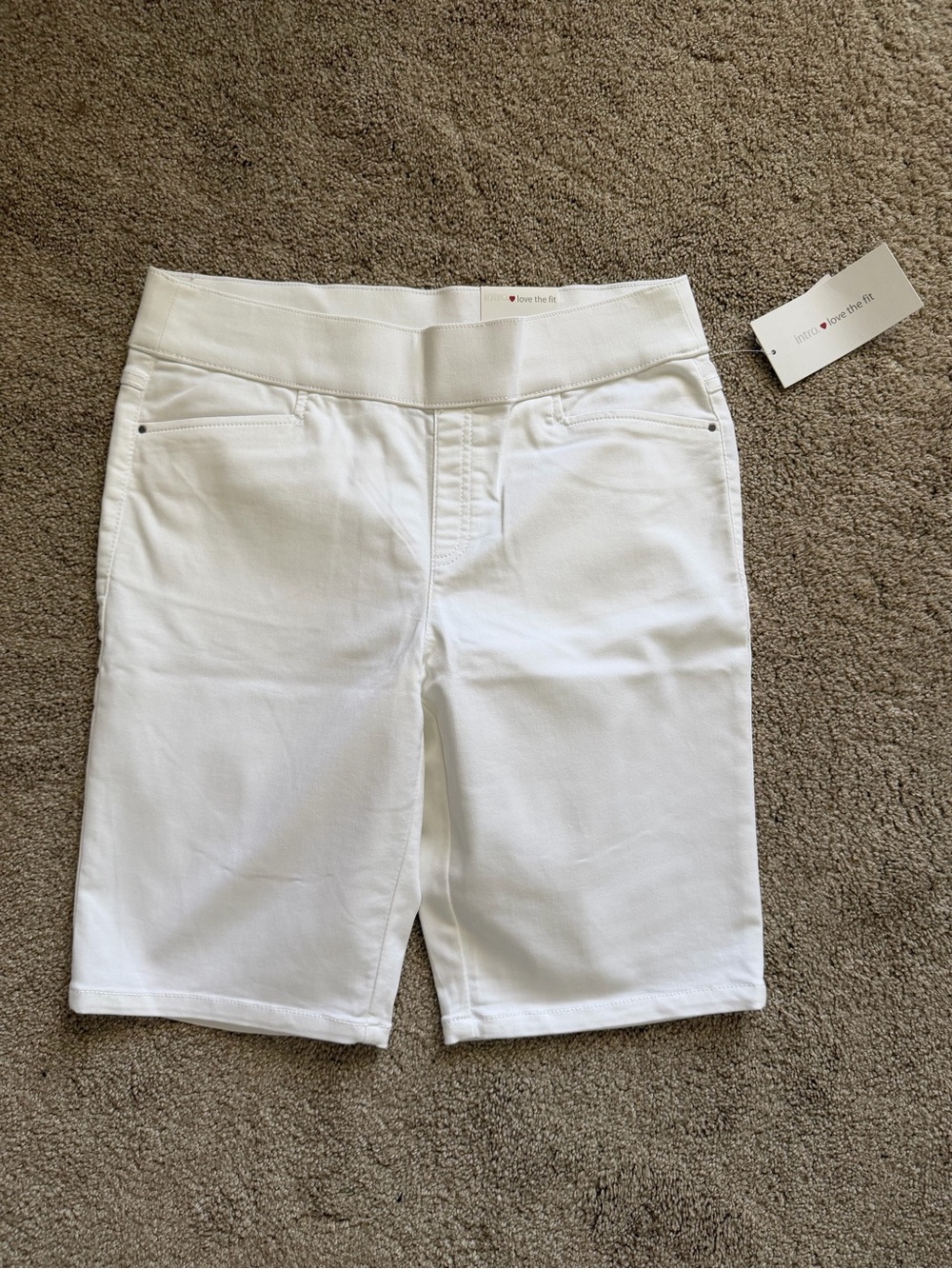 ⭐️FREE SHIPPING⭐️ Intro Love the Fit Sheri Bermuda Shorts